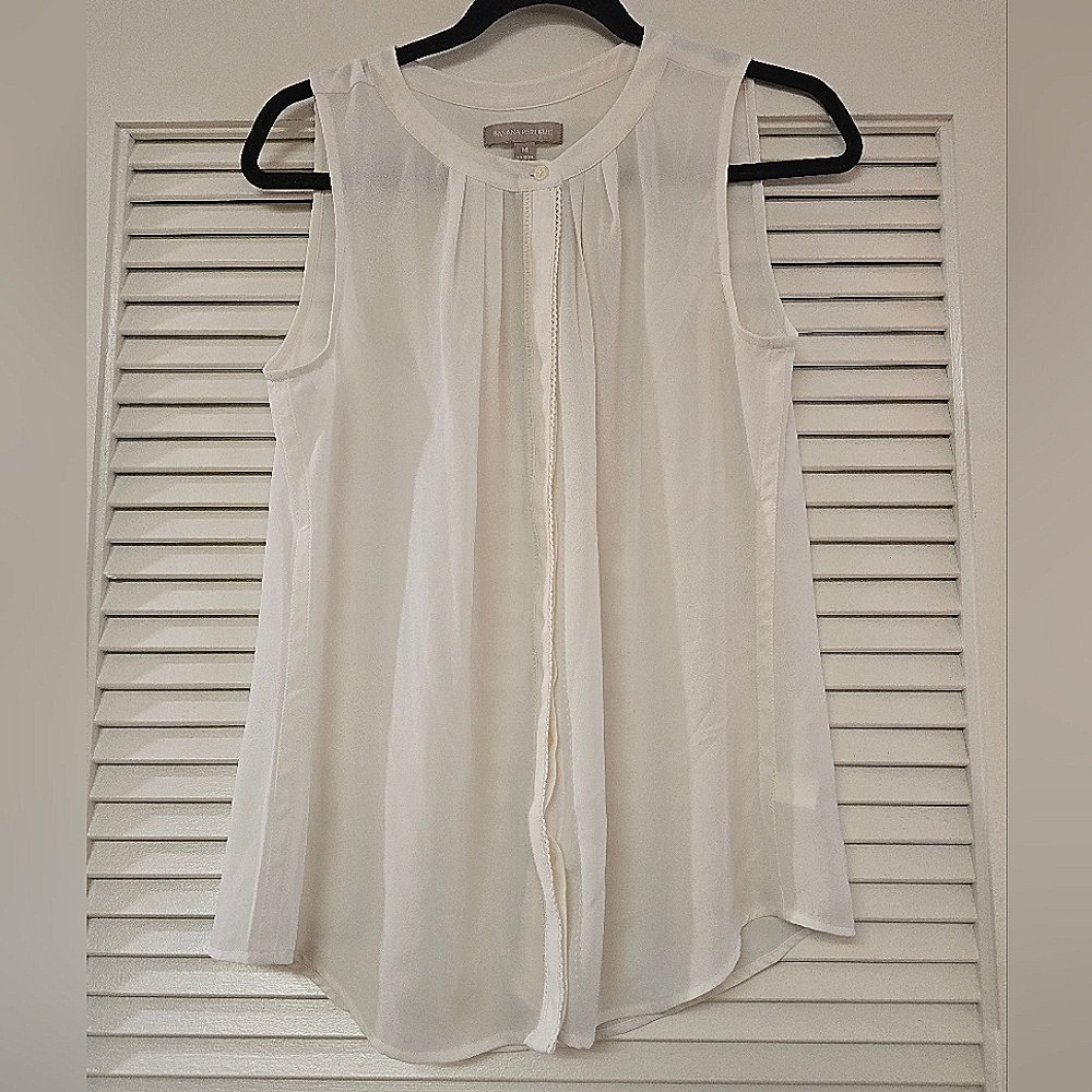 Banana Republic - White Pleated  Sleeveless Button Flowy Top